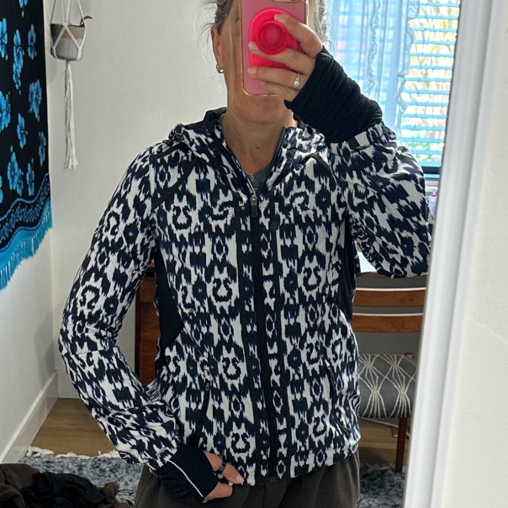 Lululemon ikat pattern downtime jacket